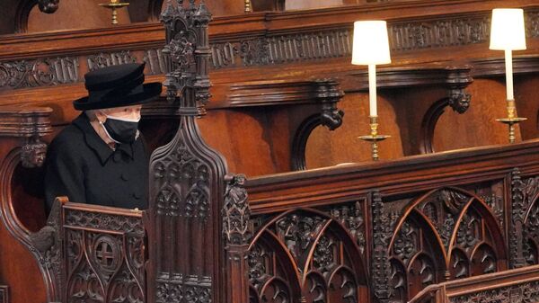 Королева Великобритании Елизавета II на похоронах принца Филиппа в часовне Святого Георгия в Виндзоре - Sputnik International