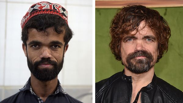 This photo combination created on March 14, 2019 shows (L) Pakistani waiter Rozi Khan posing for a photograph at Dilbar Hotel in Rawalpindi on February 22, (R) US actor Peter Dinklage at the HBO premiere of My Dinner With Herve at the Paramount Studios in Los Angeles on October 4, 2018.  - Sputnik International