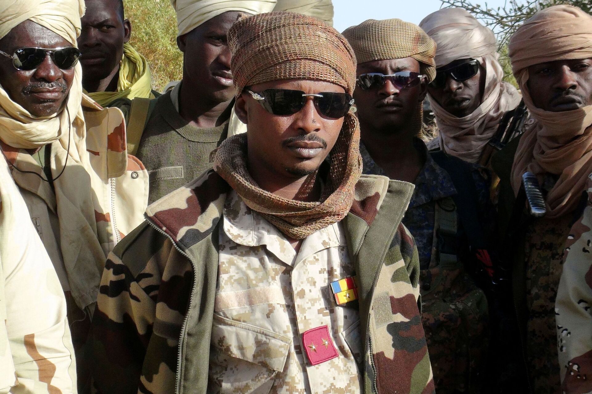 The son of Chad's late president Idriss Deby, Mahamat Idriss Deby Itno (also known as Mahamat Kaka) and Chadian army officers gather in the northeastern town of Kidal, Mali, February 7, 2013 - Sputnik International, 1920, 07.09.2021