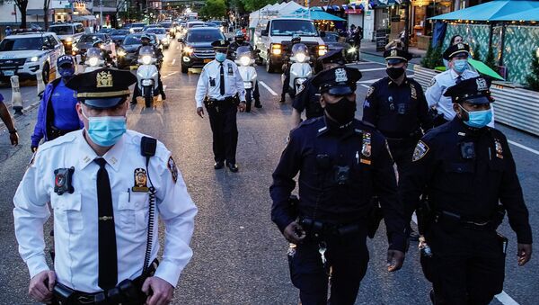 Полиция Нью-Йорка после вынесения вердикта экс-полицейскому Дереку Шовину - Sputnik International