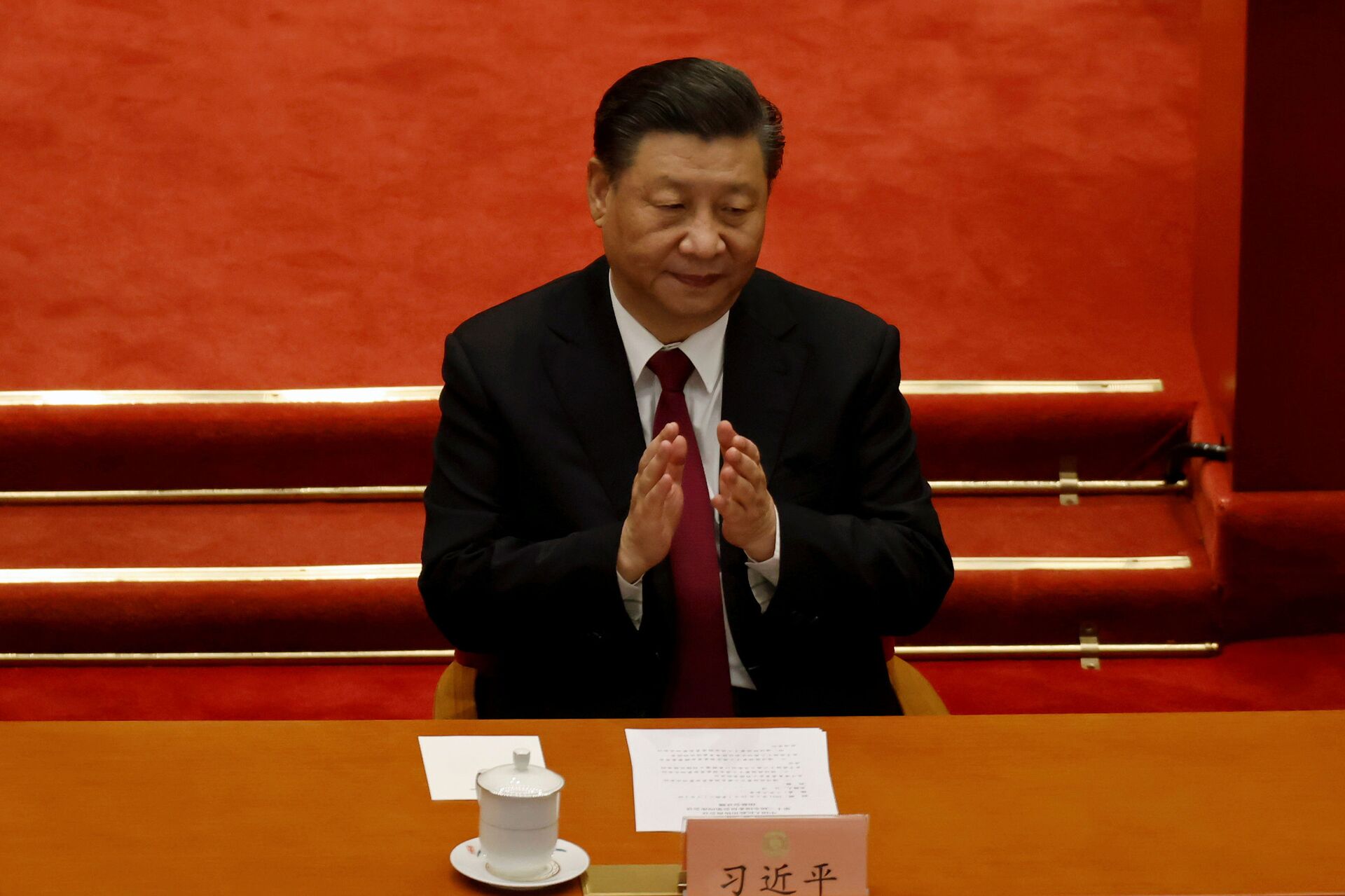 Chinese President Xi Jinping applauds at the closing session of the Chinese People's Political Consultative Conference (CPPCC) at the Great Hall of the People in Beijing, China March 10, 2021. - Sputnik International, 1920, 07.09.2021