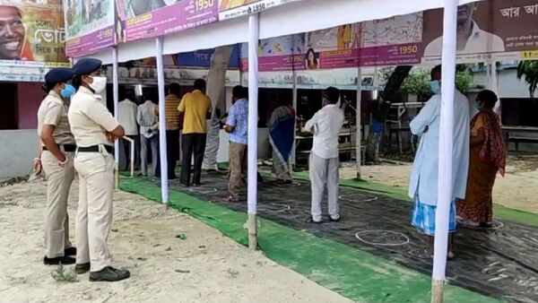 Glimpses of polling from North Dinajpur district - Sputnik International