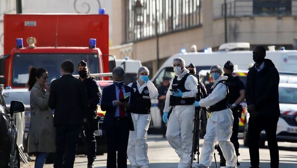 Police officers secure the area where an attacker stabbed a female police administrative worker, in Rambouillet, near Paris, France, 23 April 2021. - Sputnik International