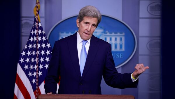 John Kerry, Special Presidential Envoy for Climate, delivers remarks during a press briefing at the White House in Washington, U.S., April 22, 2021. - Sputnik International