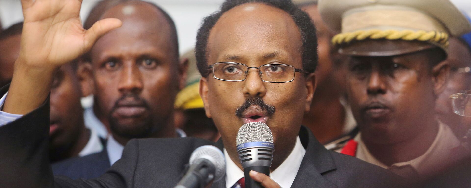 Somalia's newly-elected President Mohamed Abdullahi Farmajo addresses lawmakers after winning the vote at the airport in Somalia's capital Mogadishu, February 8, 2017 - Sputnik International, 1920, 28.12.2021