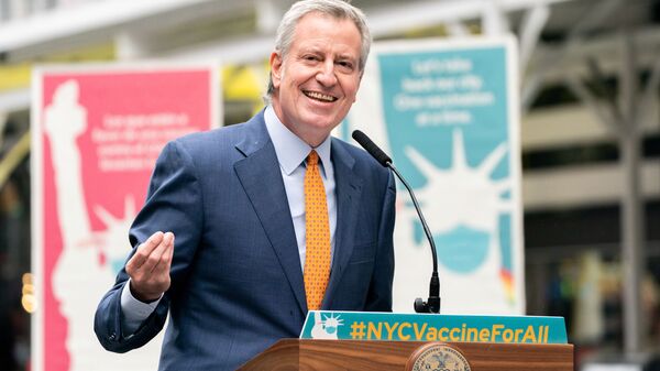 New York City Mayor Bill de Blasio speaks during the opening of the Broadway vaccination site amid coronavirus disease (COVID-19) pandemic in New York City, U.S., April 12, 2021 - Sputnik International