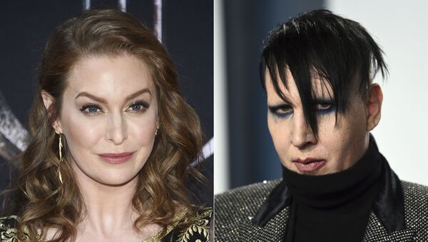 In this combination photo, actress Esmé Bianco appears at HBO's Game of Thrones final season premiere in New York on April 3, 2019, left, and musician Marilyn Manson appears at the Vanity Fair Oscar Party in Beverly Hills, Calif. on Feb. 9, 2020. - Sputnik International