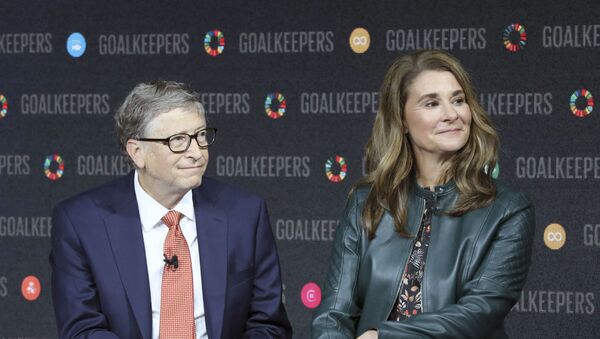  In this file photo taken on September 26, 2018 Bill Gates and his wife Melinda Gates introduce the Goalkeepers event at the Lincoln Center in New York. - Bill Gates, the Microsoft founder-turned philanthropist, and his wife Melinda are divorcing after a 27-year-marriage, the couple said in a joint statement Monday. The announcement from one of the world's wealthiest couples, with an estimated net worth of some $130 billion, was made on Twitter.  - Sputnik International