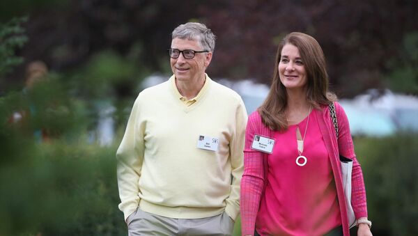  In this file photo taken on July 11, 2015 Billionaire Bill Gates, chairman and founder of Microsoft Corp., and his wife Melinda attend the Allen & Company Sun Valley Conference in Sun Valley, Idaho. - Bill Gates, the Microsoft founder-turned philanthropist, and his wife Melinda are divorcing after a 27-year-marriage, the couple said in a joint statement Monday. The announcement from one of the world's wealthiest couples, with an estimated net worth of some $130 billion, was made on Twitter. - Sputnik International