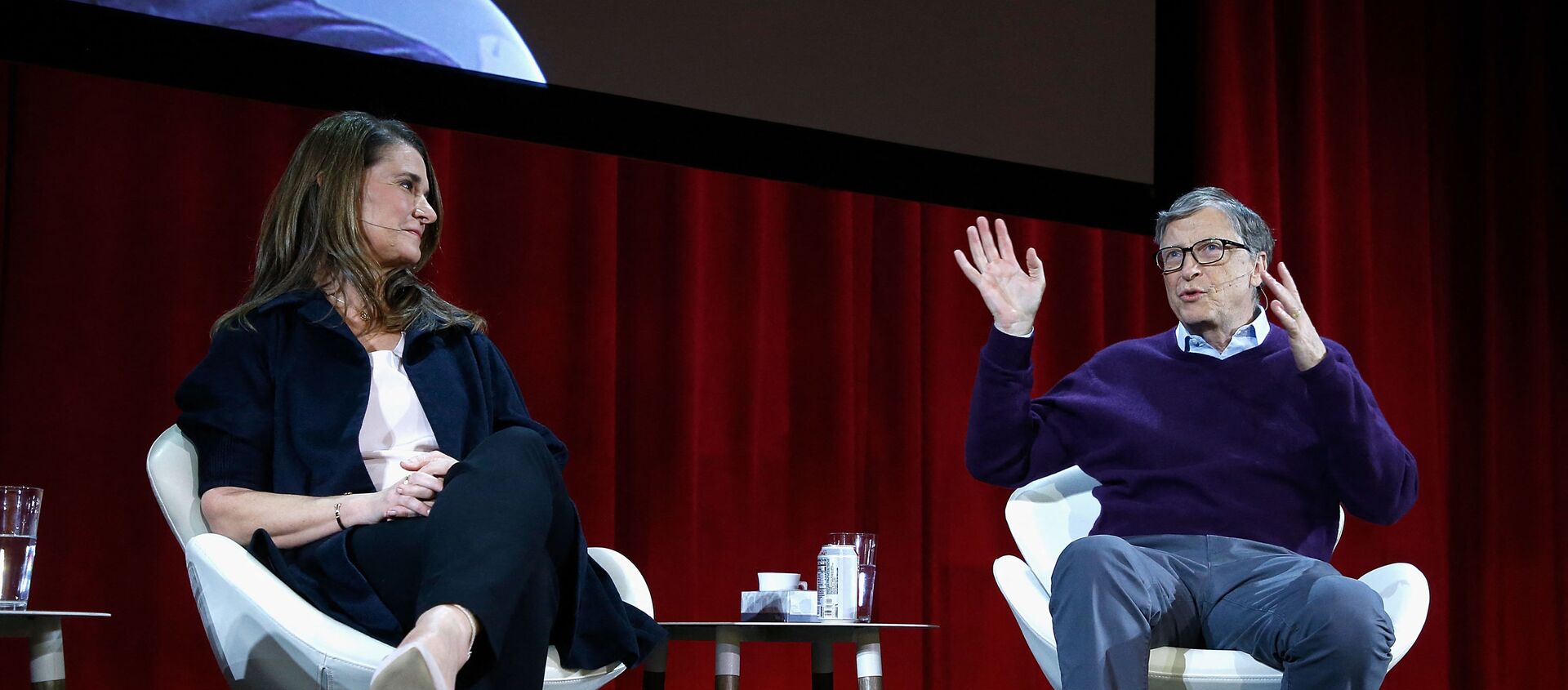 In this file photo taken on February 13, 2018 Melinda Gates and Bill Gates speak during the Lin-Manuel Miranda In conversation with Bill & Melinda Gates panel at Hunter College in New York City. - Bill Gates, the Microsoft founder-turned philanthropist, and his wife Melinda are divorcing after a 27-year-marriage, the couple said in a joint statement Monday. The announcement from one of the world's wealthiest couples, with an estimated net worth of some $130 billion, was made on Twitter.  - Sputnik International, 1920, 04.05.2021