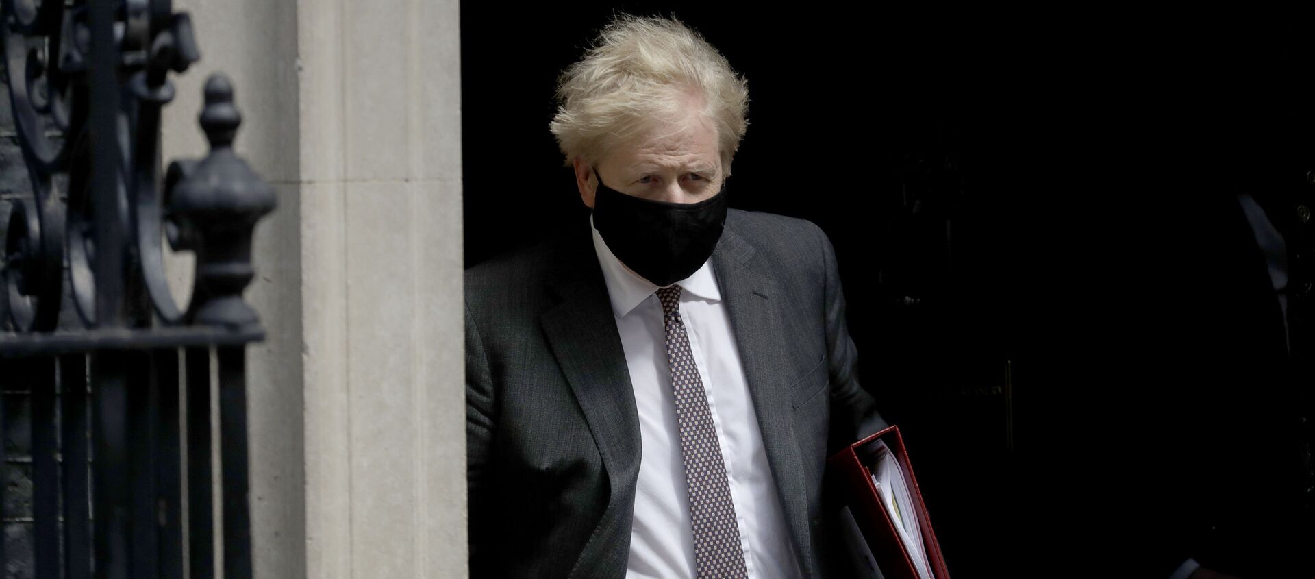 British Prime Minister Boris Johnson leaves 10 Downing Street in London, to attend the weekly Prime Minister's Questions at the Houses of Parliament, in London, Wednesday, April 21, 2021.  - Sputnik International, 1920