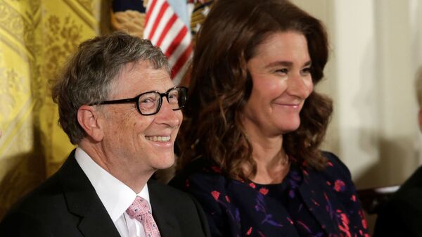 Bill and Melinda Gates attend the Presidential Medals of Freedom ceremonies  in the East Room of the White House in Washington, U.S - Sputnik International