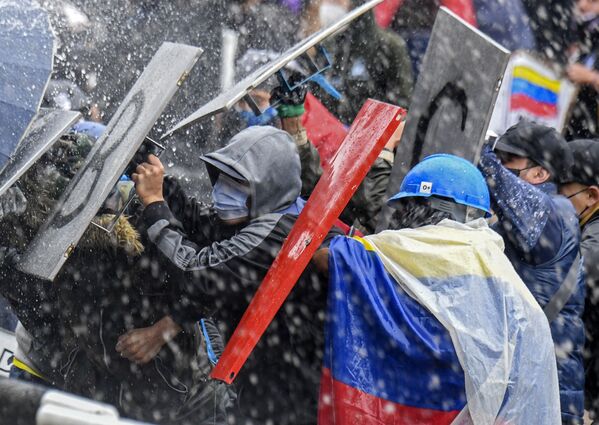 Violent Anti-Government Protests in Colombia - Sputnik International
