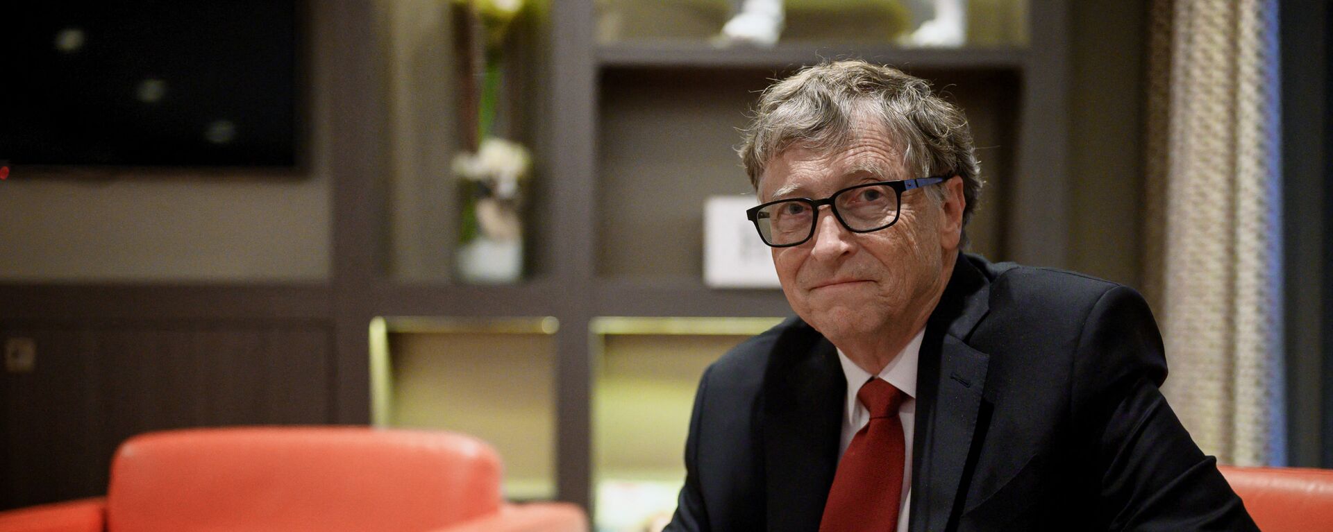 US Microsoft founder, Co-Chairman of the Bill & Melinda Gates Foundation, Bill Gates, poses for a picture on October 9, 2019, in Lyon, central eastern France, during the funding conference of Global Fund to Fight AIDS, Tuberculosis and Malaria.  - Sputnik International, 1920, 02.06.2021