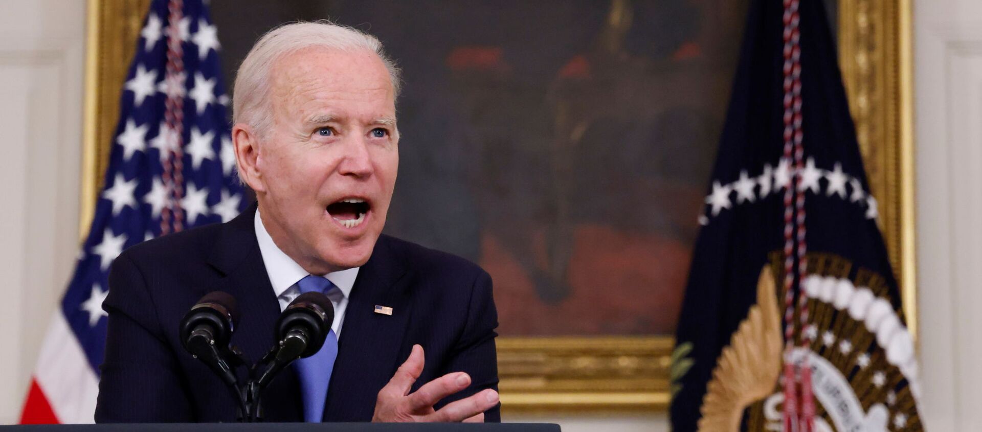 U.S. President Joe Biden gestures as he delivers remarks on the state of his American Rescue Plan from the State Dining Room at the White House in Washington, D.C., U.S., May 5, 2021 - Sputnik International, 1920, 06.05.2021