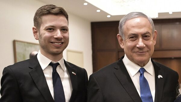 FILE - In this 23 January 2020, file photo, Israeli Prime Minister Benjamin Netanyahu, second from left, and son Yair, left, pose for a photo in Tel Aviv, Israel, ahead of the World Holocaust Forum.  - Sputnik International