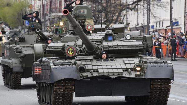T-80BV Main Battle Tank during 9 May parade at Red Square - Sputnik International