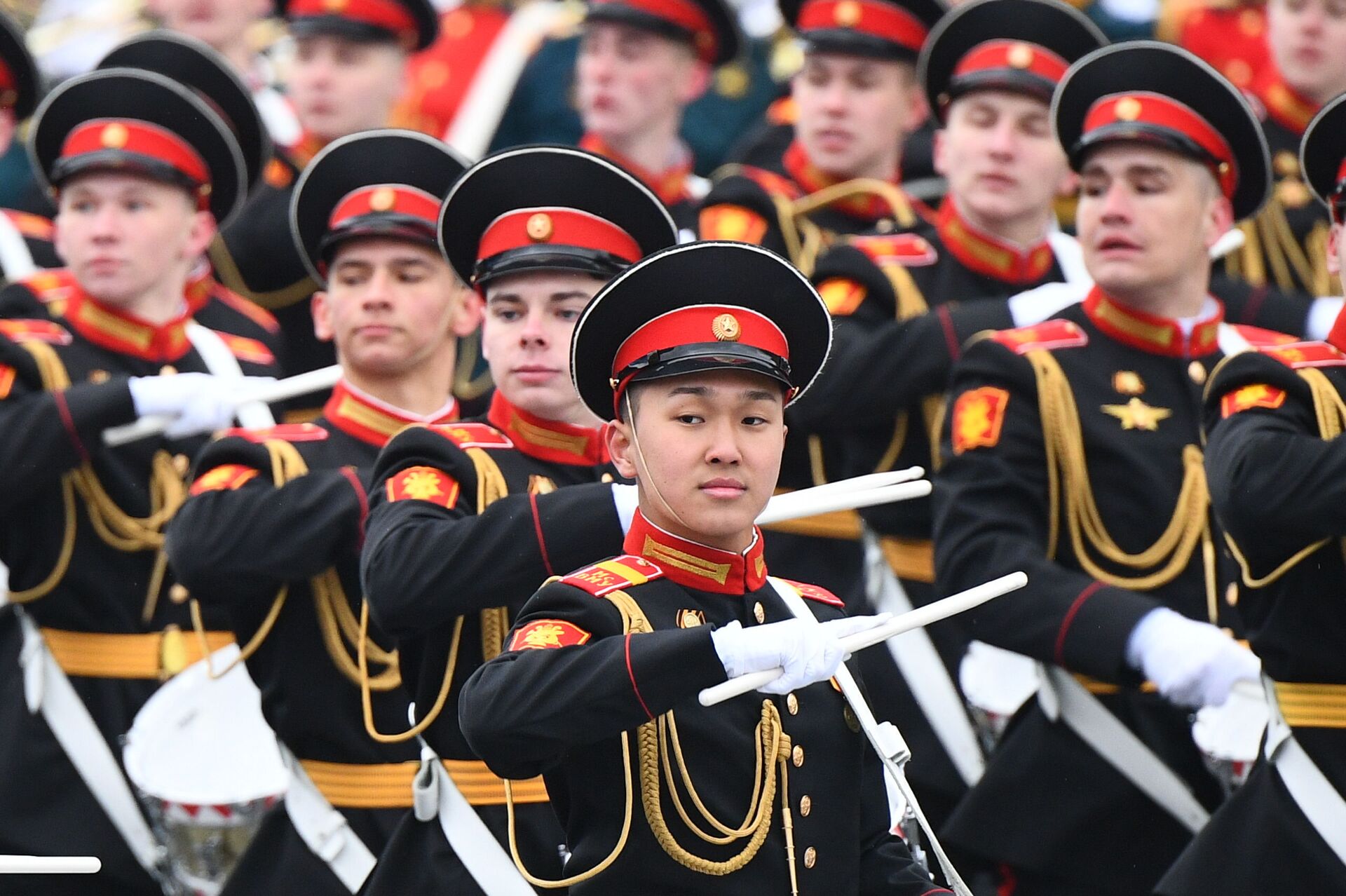 WWII’s Lessons, Combat Robots and Russia’s Women Warriors: Highlights From the Moscow Victory Parade - Sputnik International, 1920, 09.05.2021