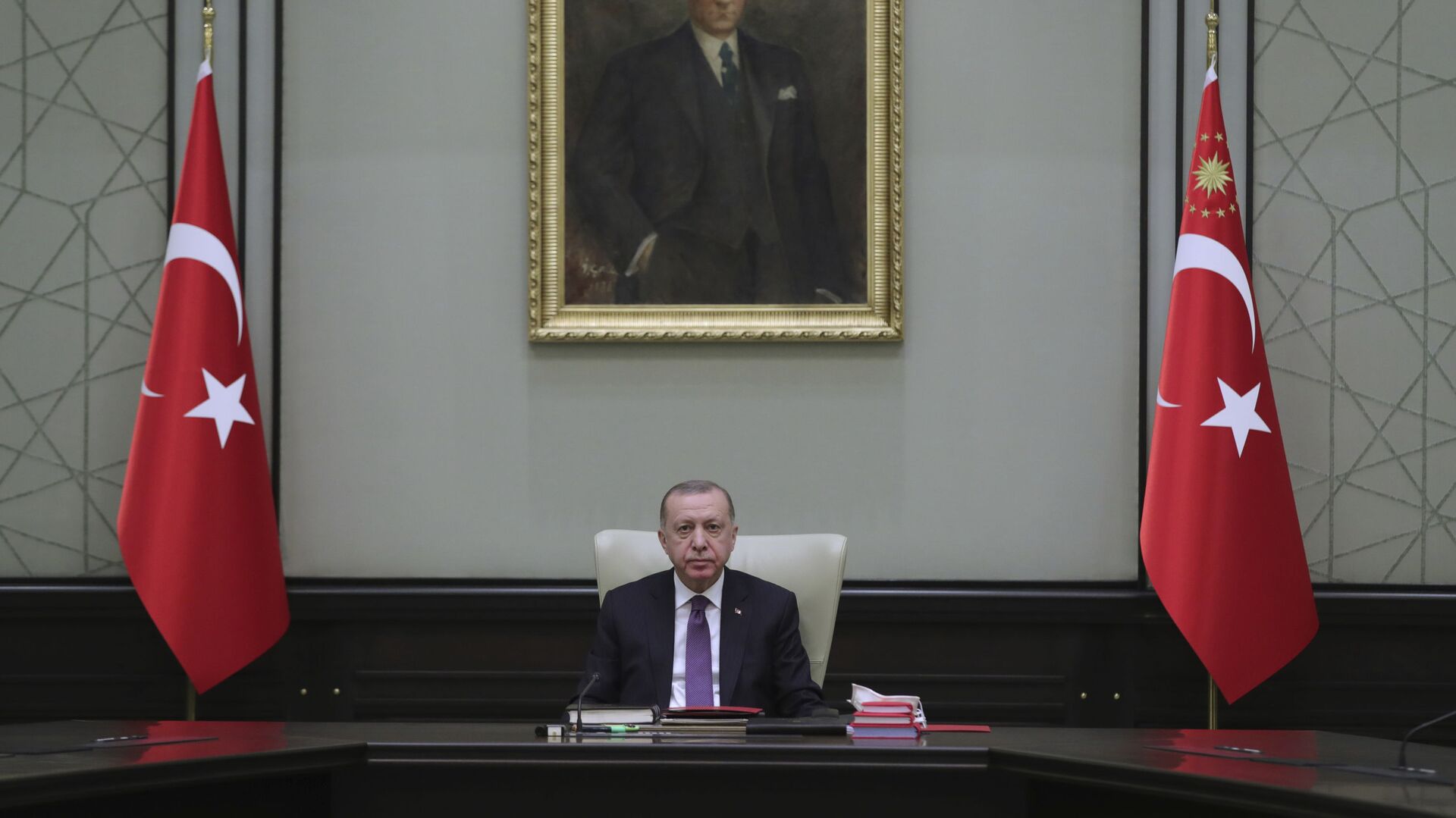 Turkey's President Recep Tayyip Erdogan, backdropped by a painting depicting modern Turkey's founder Mustafa Kemal Ataturk, chairs his government's cabinet in Ankara, Turkey, Monday, April 26, 2021. - Sputnik International, 1920, 24.09.2021