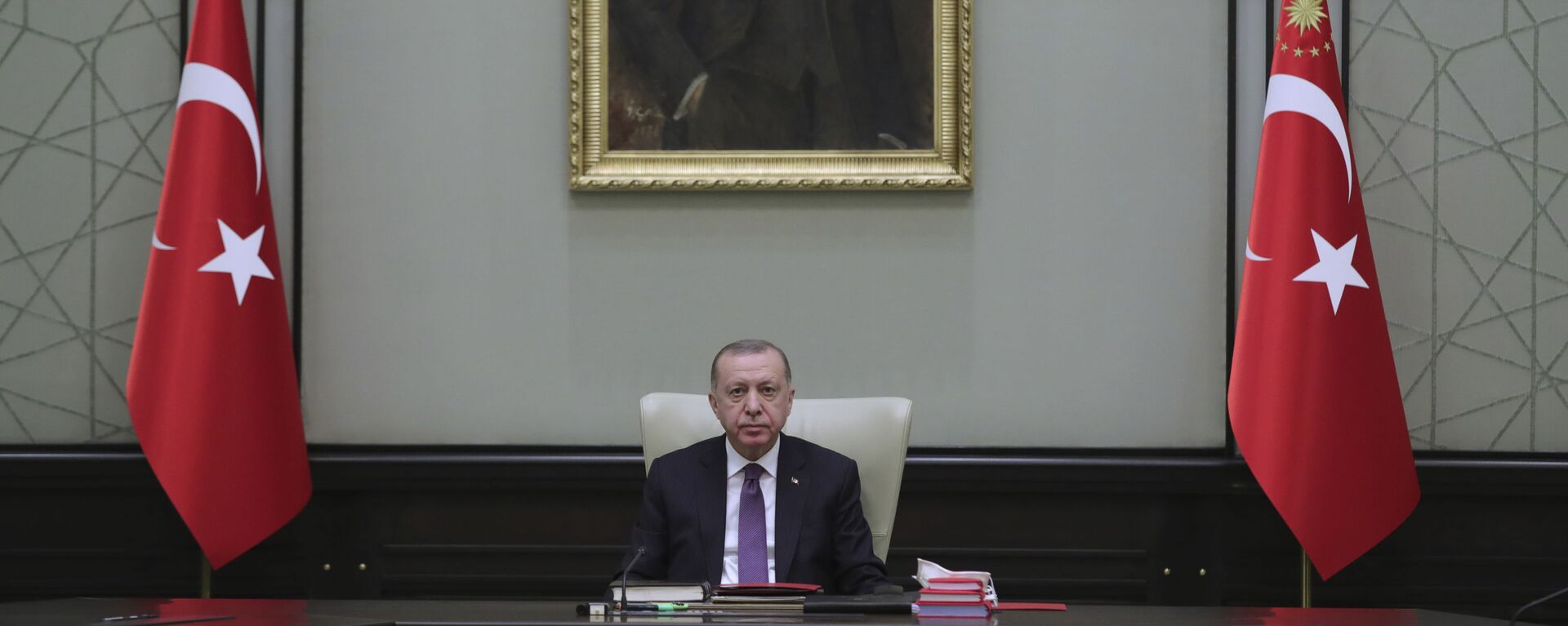 Turkey's President Recep Tayyip Erdogan, backdropped by a painting depicting modern Turkey's founder Mustafa Kemal Ataturk, chairs his government's cabinet in Ankara, Turkey, Monday, April 26, 2021. - Sputnik International, 1920, 09.05.2021