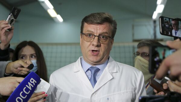 In this Friday, Aug. 21, 2020 file photo, Alexander Murakhovsky, chief physician of the Omsk Ambulance Hospital No. 1, intensive care unit where Alexei Navalny was hospitalized speaks to the media in Omsk, Russia. - Sputnik International