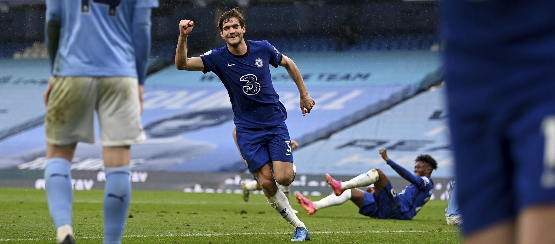 Chelsea's Marcos Alonso celebrates after scoring the winner in Premier League match against Manchester City in May 2021. - Sputnik International, 1920, 10.05.2021