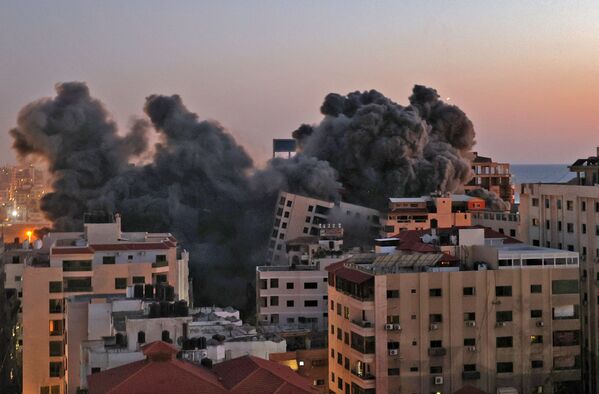 Fire and Brimstone: Israel and Gaza Exchange Barrage of Rockets in Latest Spike of Hostilities - Sputnik International