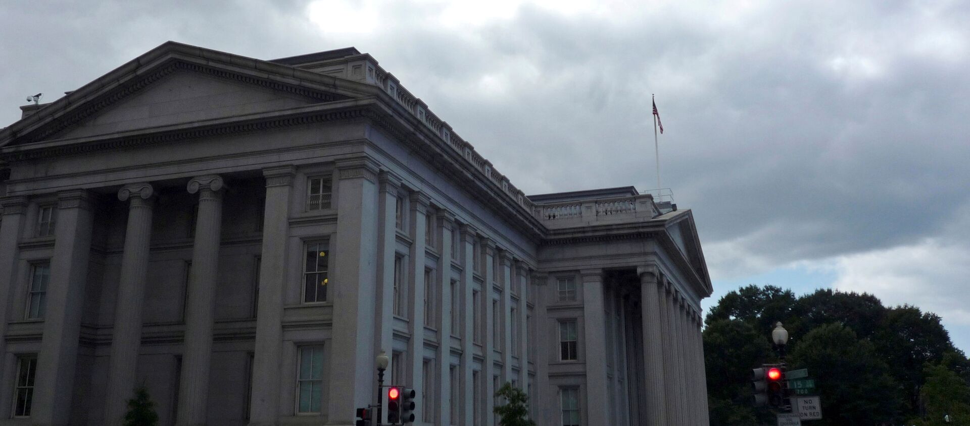 The U.S. Treasury building is seen in Washington, September 29, 2008. - Sputnik International, 1920, 12.05.2021