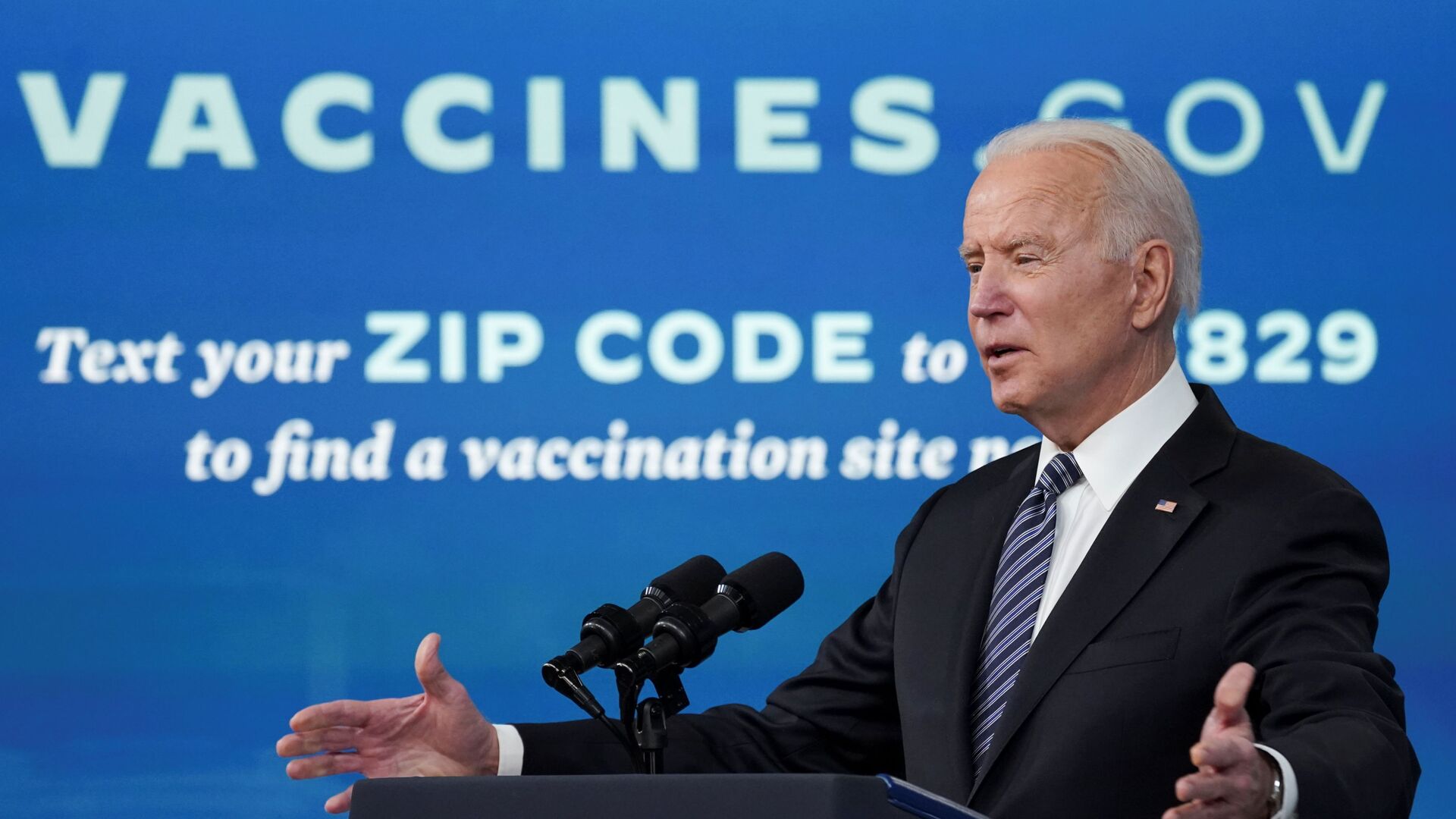 US President Joe Biden speaks about the COVID-19 response and vaccination programme at the White House in Washington, US, 12 May 2021. REUTERS/Kevin Lamarque - Sputnik International, 1920, 13.05.2021
