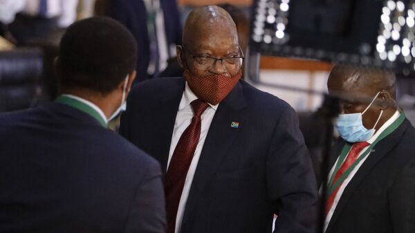 Former South African President Jacob Zuma (C) leaves the Commission of Inquiry into State Capture in Johannesburg during a break on November 16, 2020. - Sputnik International