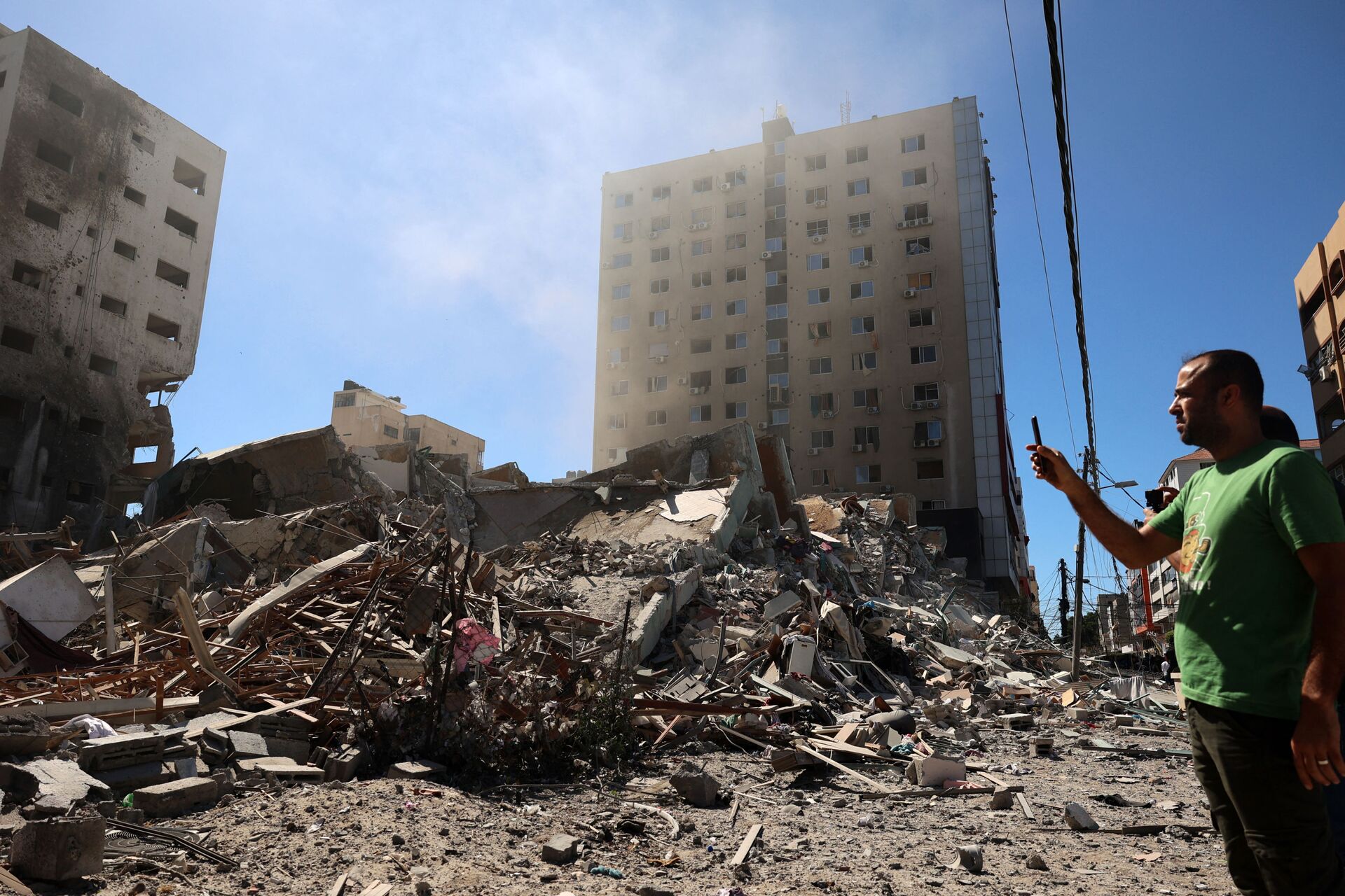 UN Secretary-General ‘Disturbed’ by Civilian Casualties, Destruction of High-Rise in Gaza - Sputnik International, 1920, 16.05.2021