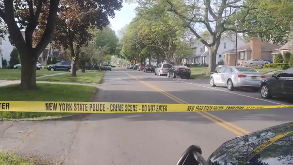 Screenshot from a video filmed at 93 Woodman Park, Rochester, New York, at the residence of Rochester Mayor Lovely Warren, where state troopers have arrived to conduct a criminal investigation - Sputnik International