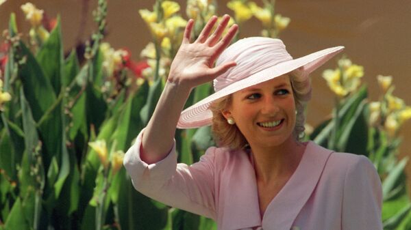Princess of Wales Diana waves to the crowd, 27 January 1988, during her visit to the Footscray Park in suburb of Melbourne.  - Sputnik International