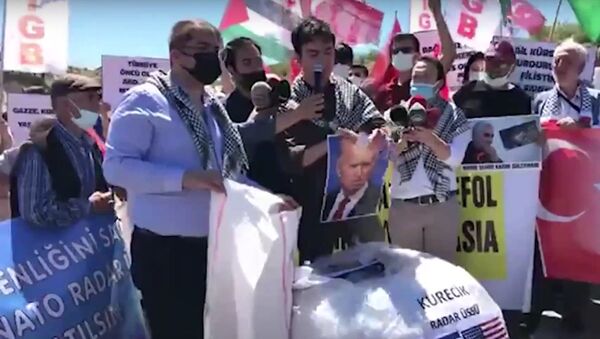 Turkish Protesters Rally Against Israeli Op in Gaza Outside Kürecik Radar Station - Sputnik International