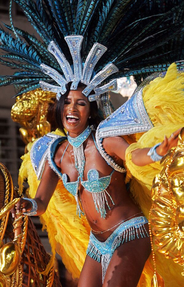 Supermodel Naomi Campbell takes part in a samba parade in Rio de Janeiro, Brazil, 2005 - Sputnik International