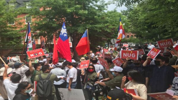 Supporters of the National Unity Government of Myanmar gather outside of Embassy of Myanmar in DC Image/ MariTi Blaise Lovell - Sputnik International