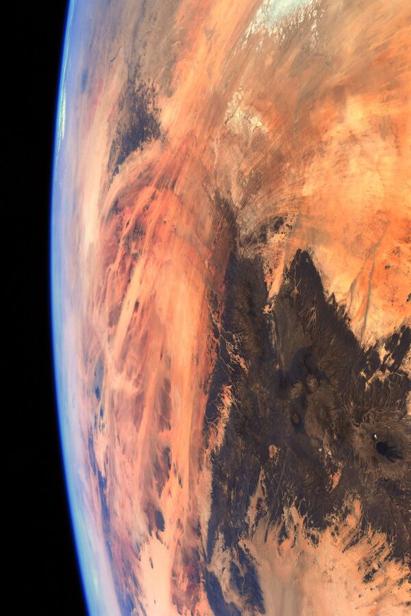 Пустыня Сахара на фотографии астронавта ЕКА Томаса Песке - Sputnik International