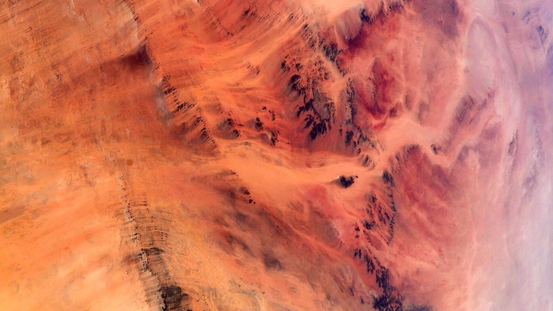 Вид на пустыню Сахара на фотографии астронавта ЕКА Томаса Песке - Sputnik International, 1920, 26.02.2022