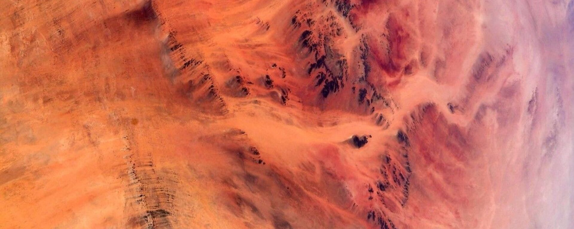 Вид на пустыню Сахара на фотографии астронавта ЕКА Томаса Песке - Sputnik International, 1920, 08.09.2021