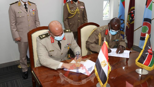 Egyptian Chief-of-Staff Lieutenant General Mohamed Farid and Kenya’s Chief of Defence Genera; Robert Kibochi sign a Technical Agreement on Defence Cooperation aimed at deepening partnership in matters of mutual benefit in Nairobi, Kenya, on May 26, 2021. - Sputnik International