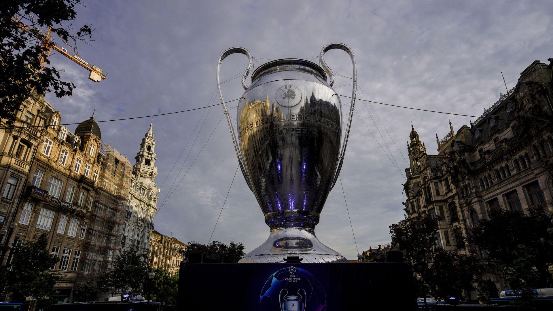 A giant replica of the UEFA Champions League trophy is displayed in Porto, Portugal, Thursday, May 27, 2021. Manchester City will play against Chelsea in the Champions League final on Saturday. - Sputnik International, 1920, 25.02.2022