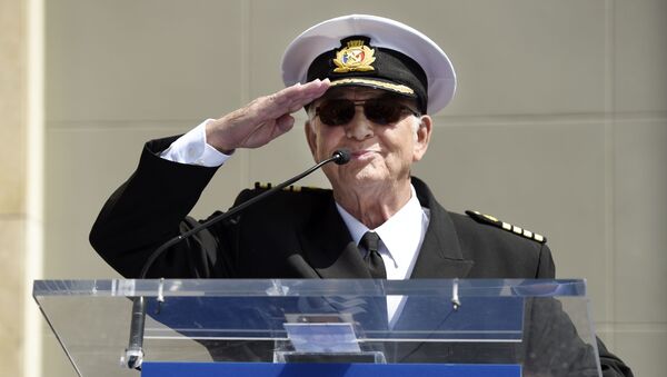 FILE - In this May 10, 2018 file photo, Gavin MacLeod, a cast member on the TV series The Love Boat, salutes the crowd as he speaks at a Friends of Hollywood Walk of Fame honorary star plaque ceremony for the cast and Princess Cruises in Los Angeles.  Gavin MacLeod has died. His nephew told the trade paper Variety that MacLeod died early Saturday, May 29, 2021.   - Sputnik International