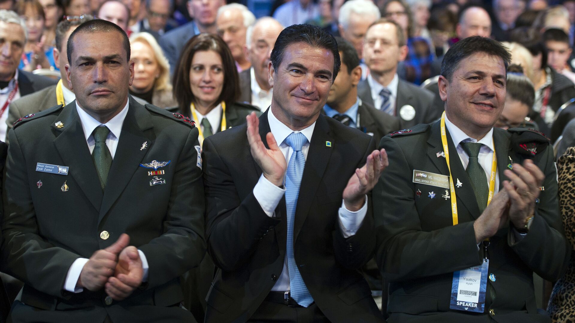 Israeli National Security Adviser Yossi Cohen, center, applauds National Security Adviser Susan Rice as she addresses the 2015 American Israel Public Affairs Committee (AIPAC) Policy Conference in Washington, Monday, March 2, 2015. - Sputnik International, 1920, 30.05.2021