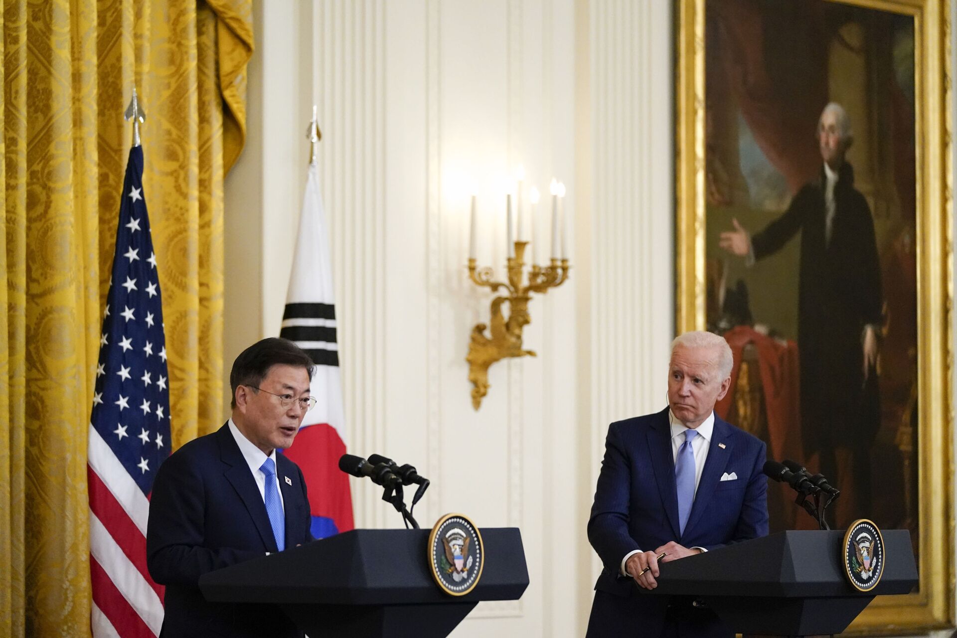 In this May 21, 2021, file photo, President Joe Biden listens as South Korean President Moon Jae-in speaks during a joint news conference in the East Room of the White House, in Washington. - Sputnik International, 1920, 07.09.2021