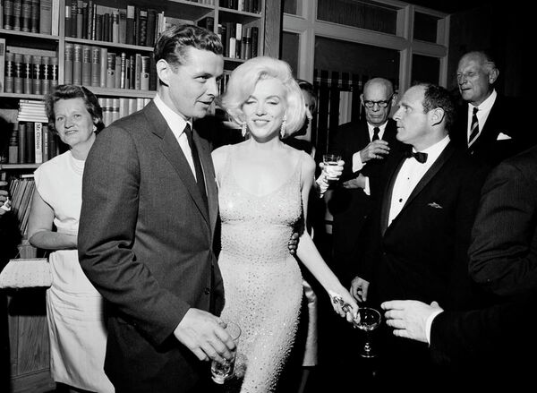 Marilyn Monroe 95th Birth Anniversary - Stunning Images of Blonde Bombshell   - Sputnik International