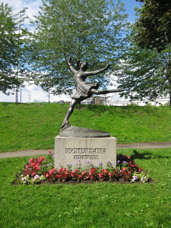Sport Stars From Artistic Angles: Monuments to Famous Athletes Around the World - Sputnik International