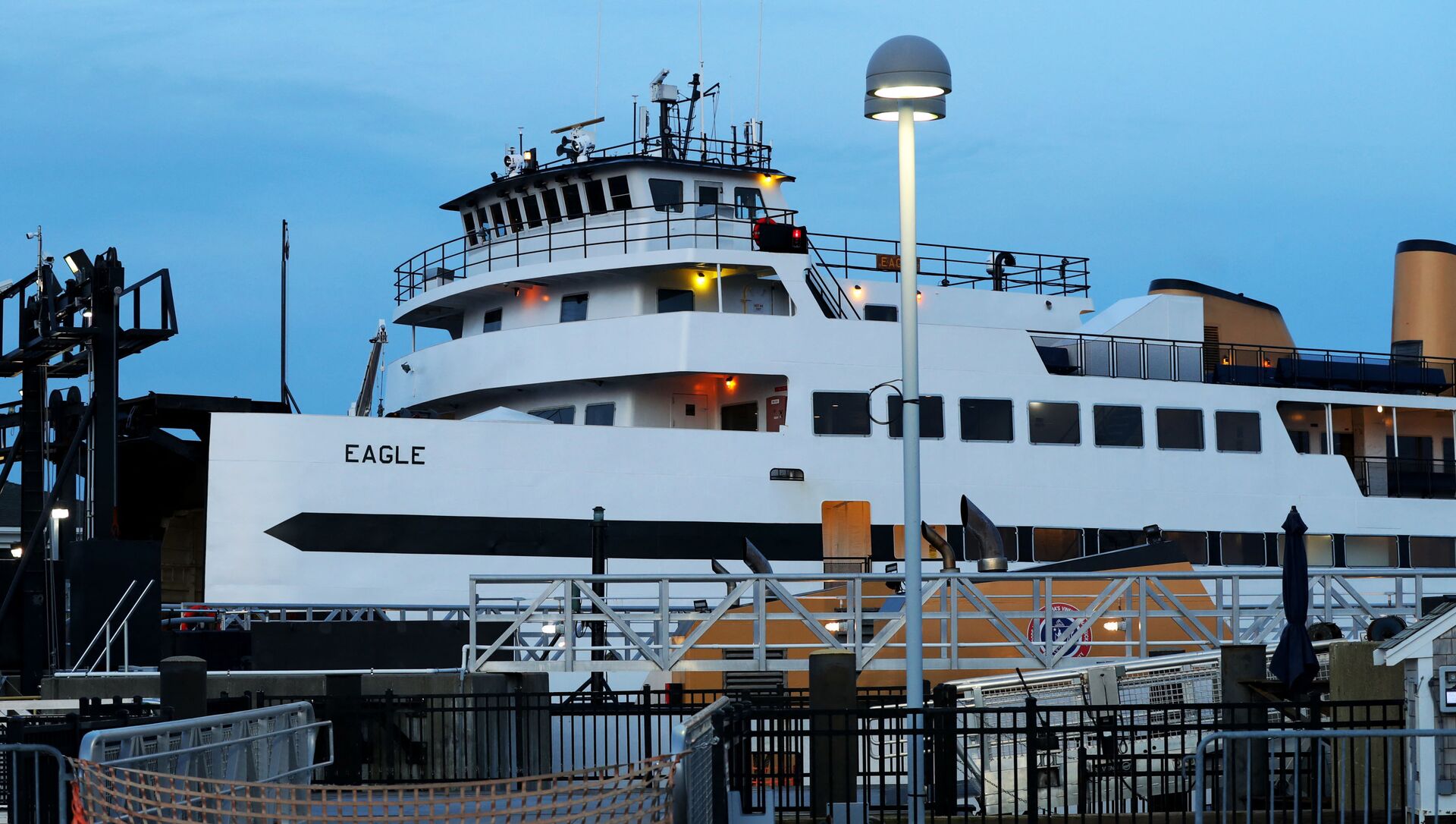 A view of a Steamship Authority ferry in the Hyannis Cruise Terminal on April 25, 2020 in Hyannis, Massachusetts. A view of a Steamship Authority ferry in the Hyannis Cruise Terminal on April 25, 2020 in Hyannis, Massachusetts. - Sputnik International, 1920, 02.06.2021