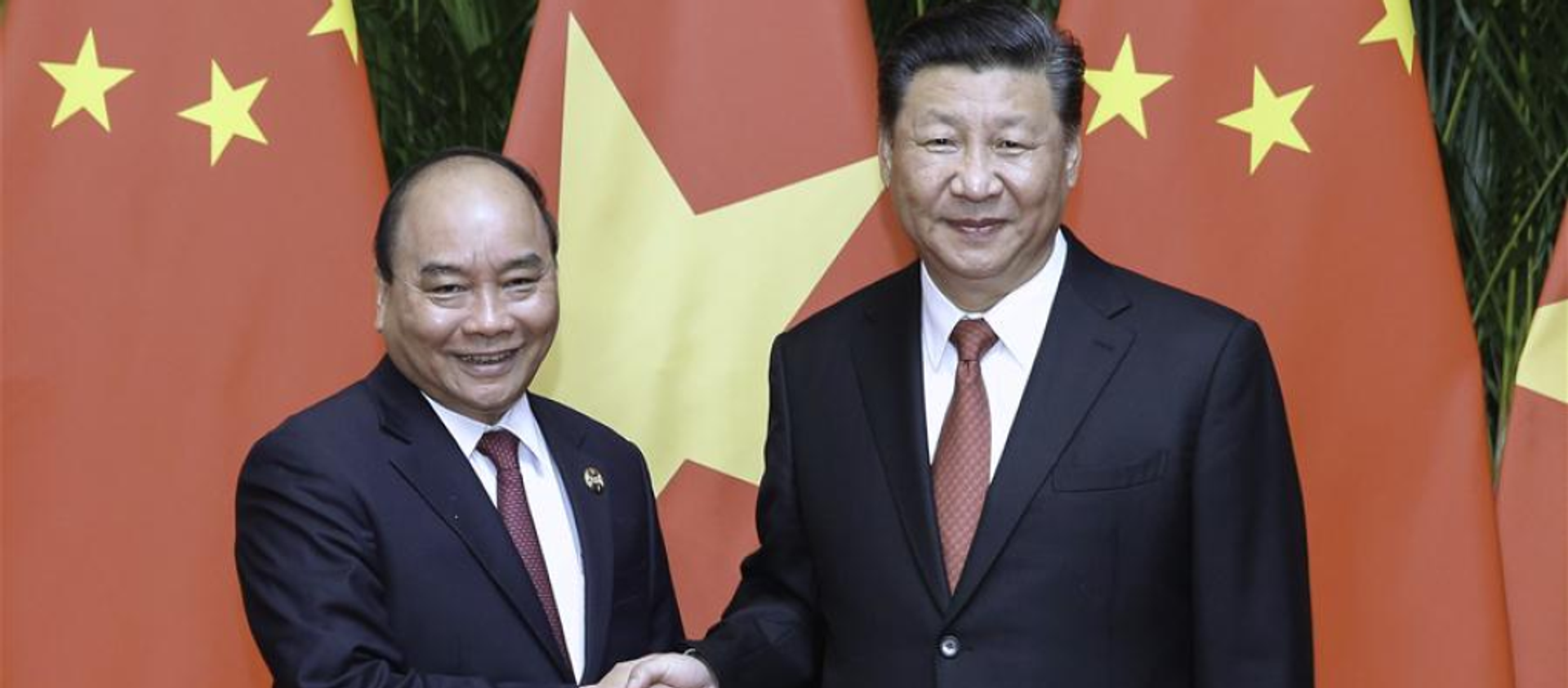 Chinese President Xi Jinping on Sunday met with Vietnamese Prime Minister Nguyen Xuan Phuc, who will attend the first China International Import Expo (CIIE) opening Monday in Shanghai, Nov. 4, 2018. - Sputnik International, 1920, 03.06.2021