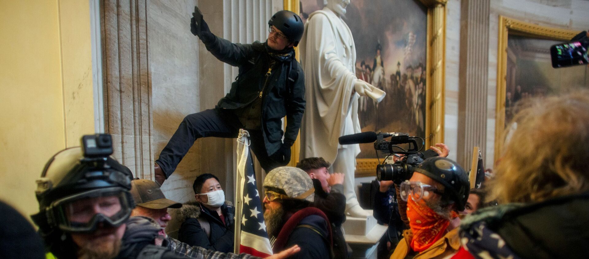 FILE PHOTO: Pro-Trump protesters storm the U.S. Capitol to contest the certification of the 2020 U.S. presidential election results by the U.S. Congress, at the U.S. Capitol Building in Washington, DC., 6 January 2021.  - Sputnik International, 1920, 16.06.2021