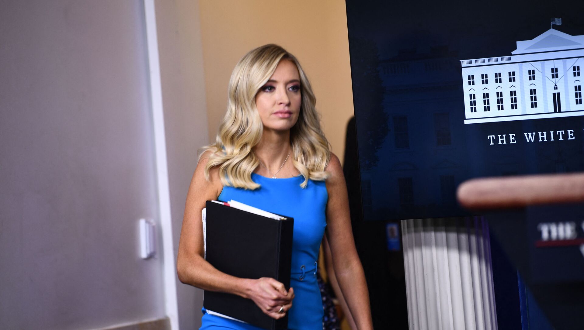 White House Press Secretary Kayleigh McEnany arrives to speak to the press on June 3, 2020, in the Brady Briefing Room of the White House in Washington, DC.  - Sputnik International, 1920, 05.06.2021